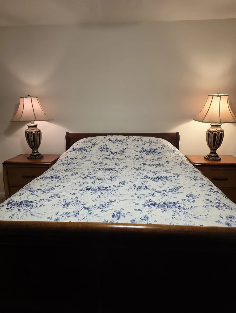 Lauren Ralph Lauren Annie Floral Blue On White Full/ Queen Comforter, 94