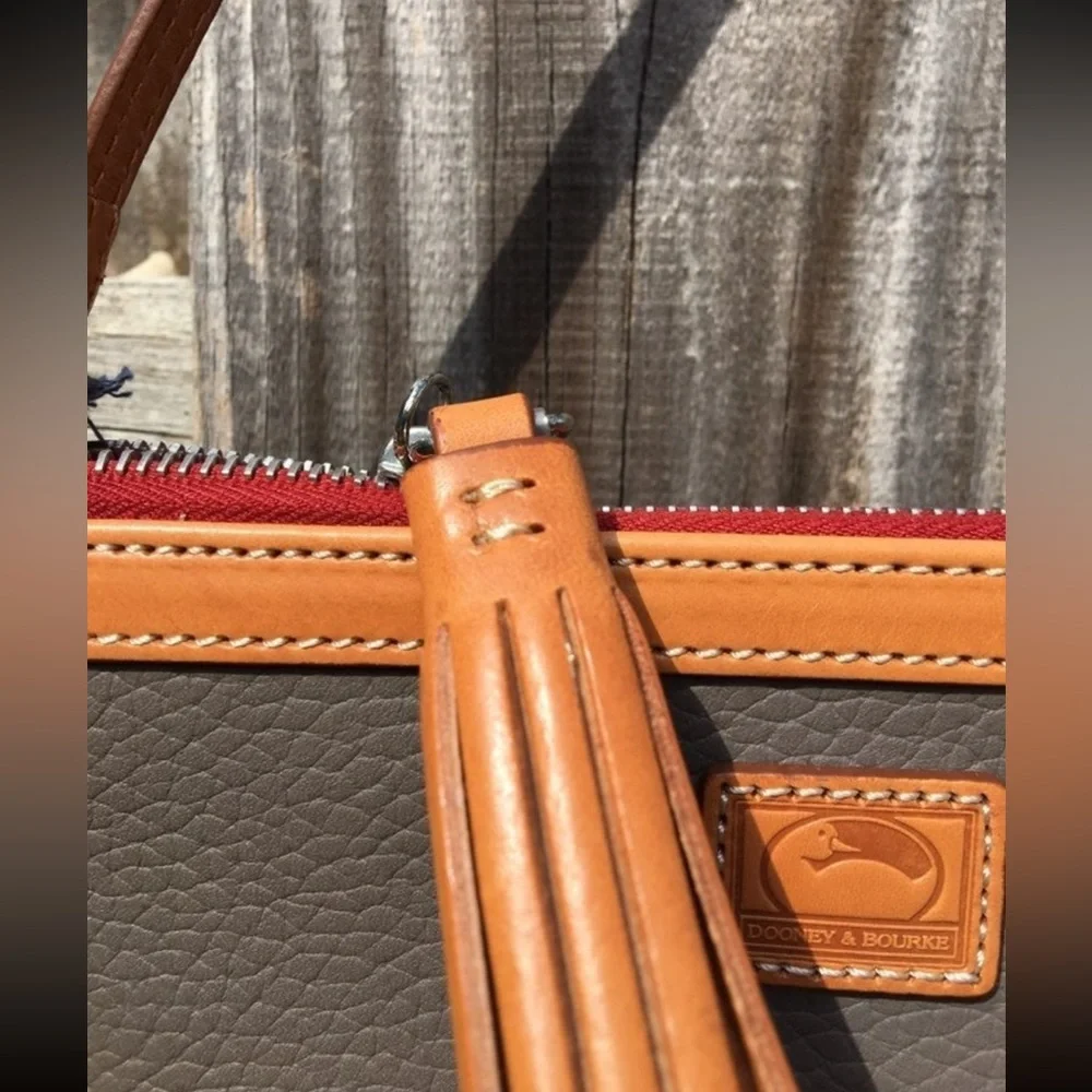 Dooney & Bourke nwt dooney