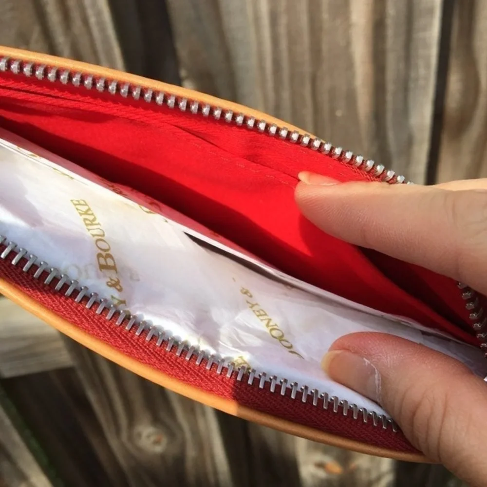 Dooney & Bourke nwt dooney