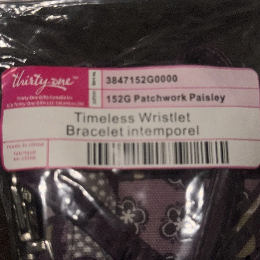 Thirty One Timeless‎ Wristlet - patchwork paisley