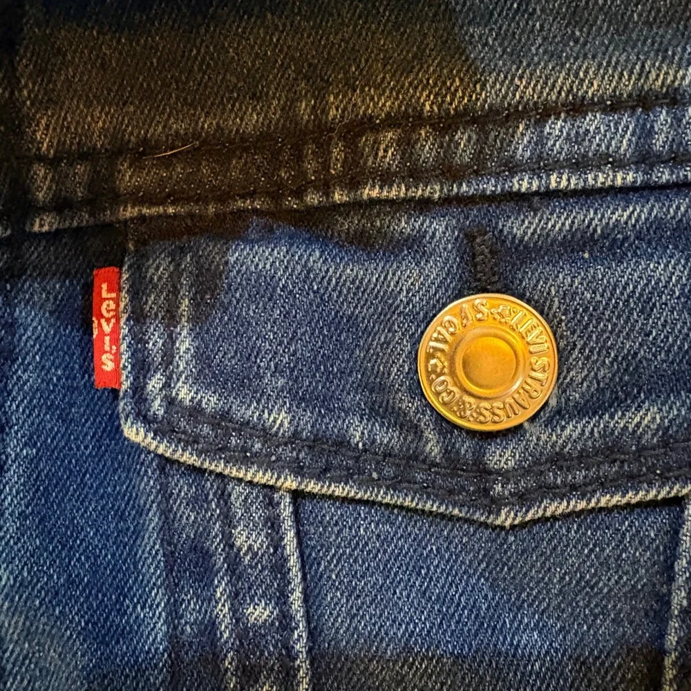 Levis classic denim