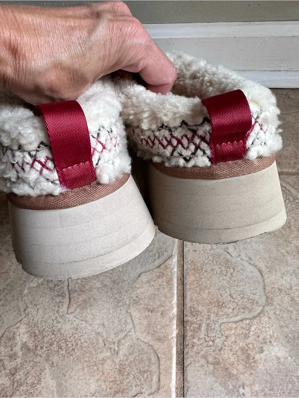 N/A ugg tazz