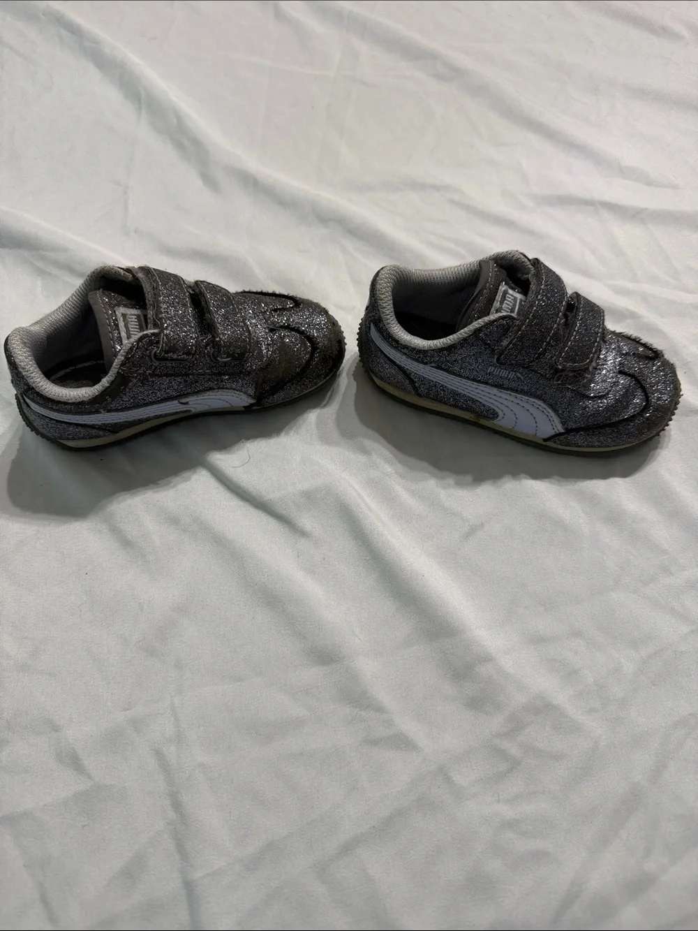 Puma Kids Glitter Velcro Sneakers in Silver and White