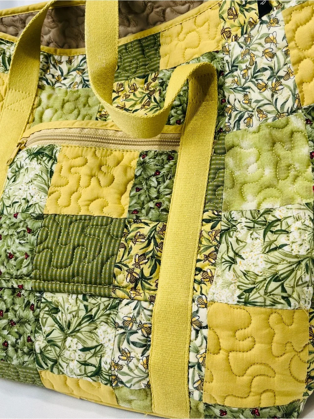 Donna Sharp Quilted Botanical large