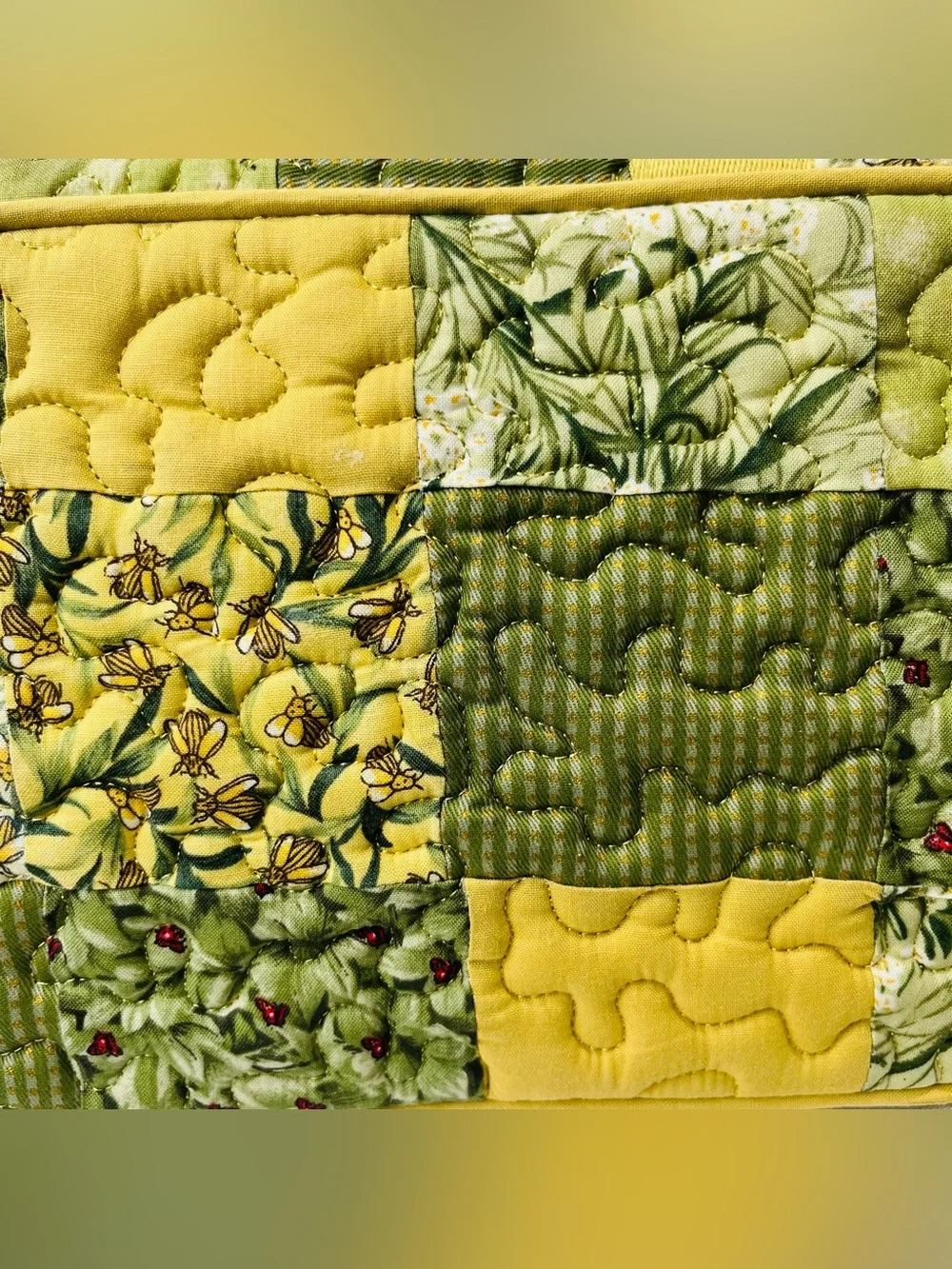 Donna Sharp Quilted Botanical large