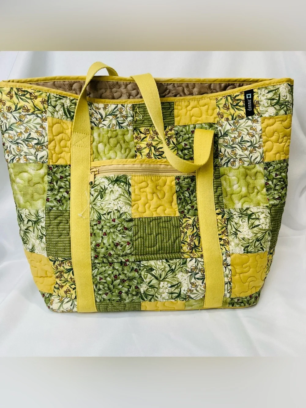 Donna Sharp Quilted Botanical large