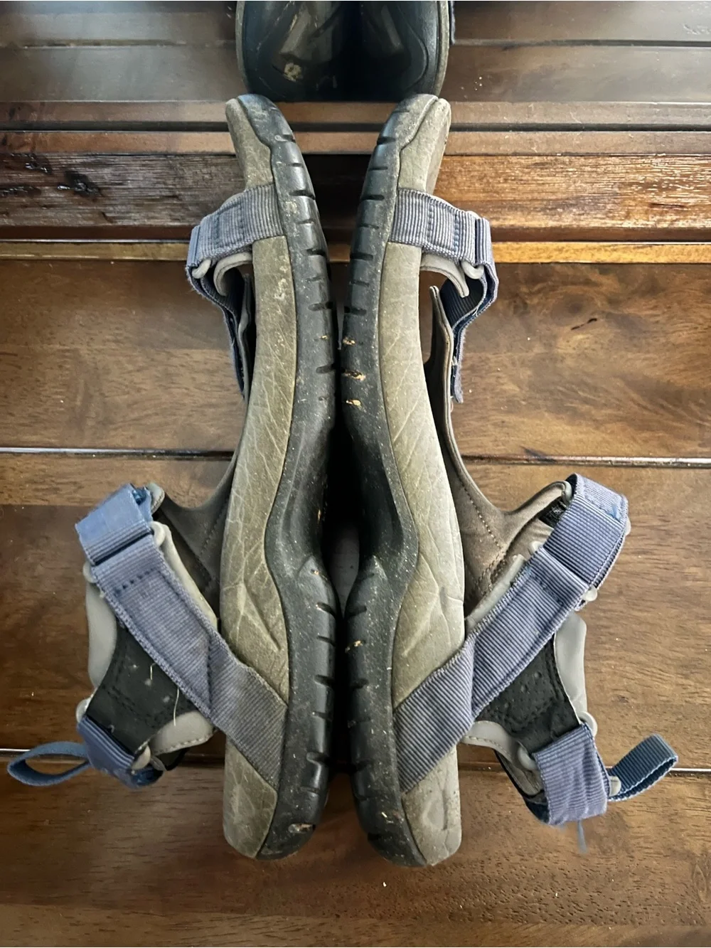 Teva light gray