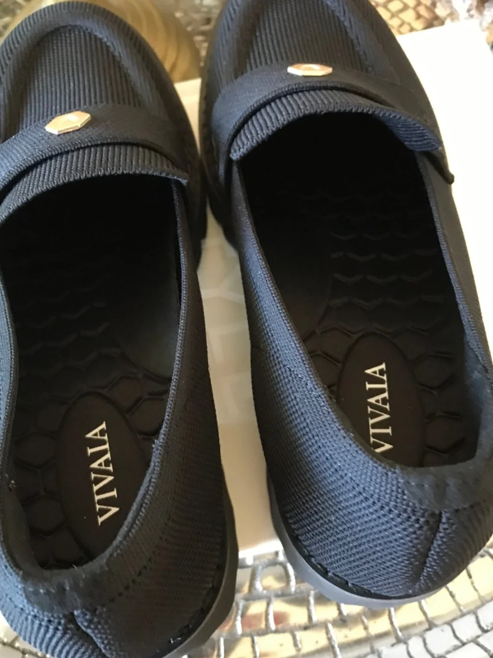 Vivaia vince black