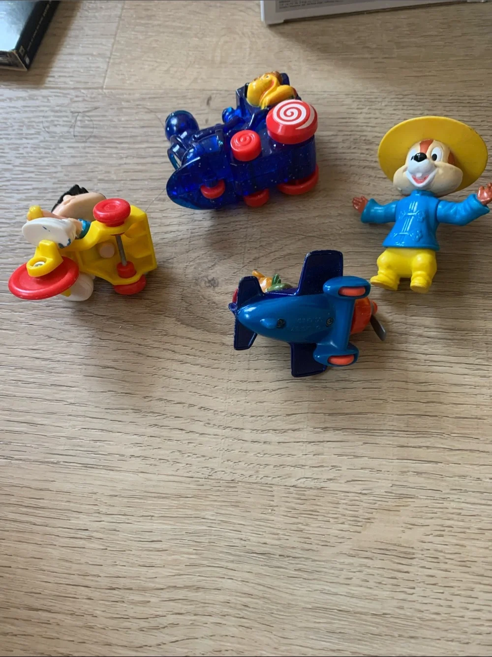 Kids Meals 90s Figure and Vehicle Pack - Blue, Yellow, Red