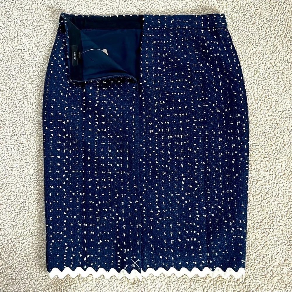 J CREW No. 2 Pencil Skirt in Navy Spotted Tweed NWT Size 4