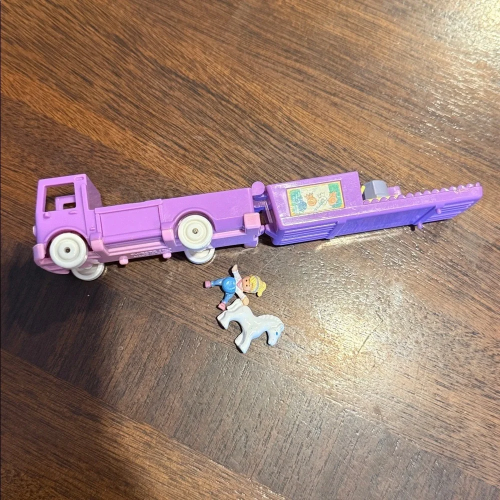 Vintage Polly Pocket 1994 - Stable On The Go - Complete Set + Additional Piece