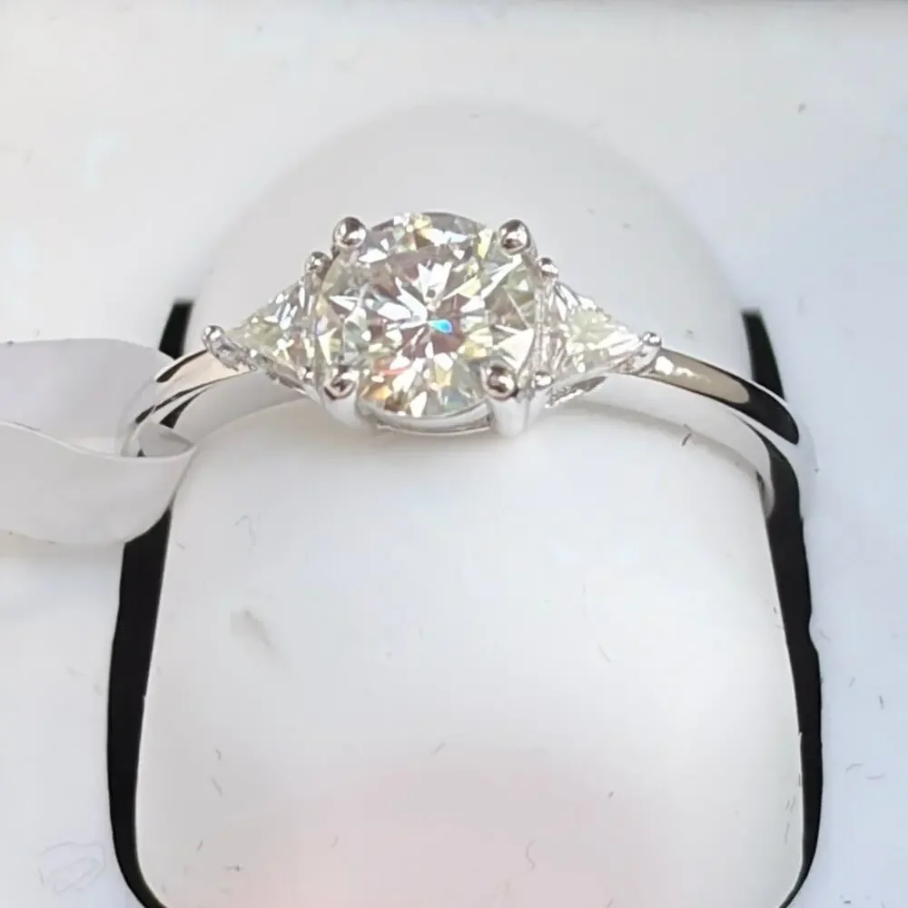 AXNT moissanite stone