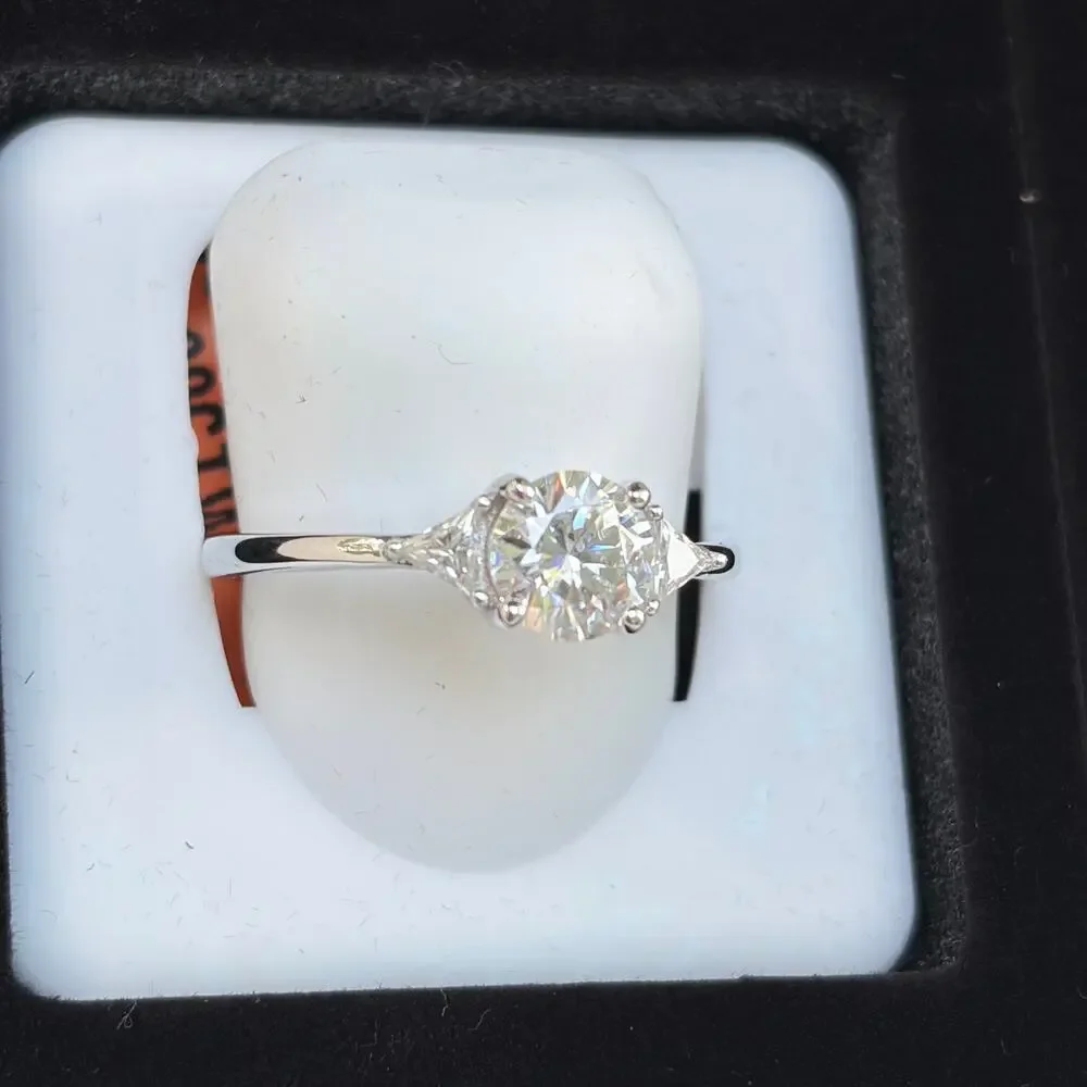 AXNT moissanite stone