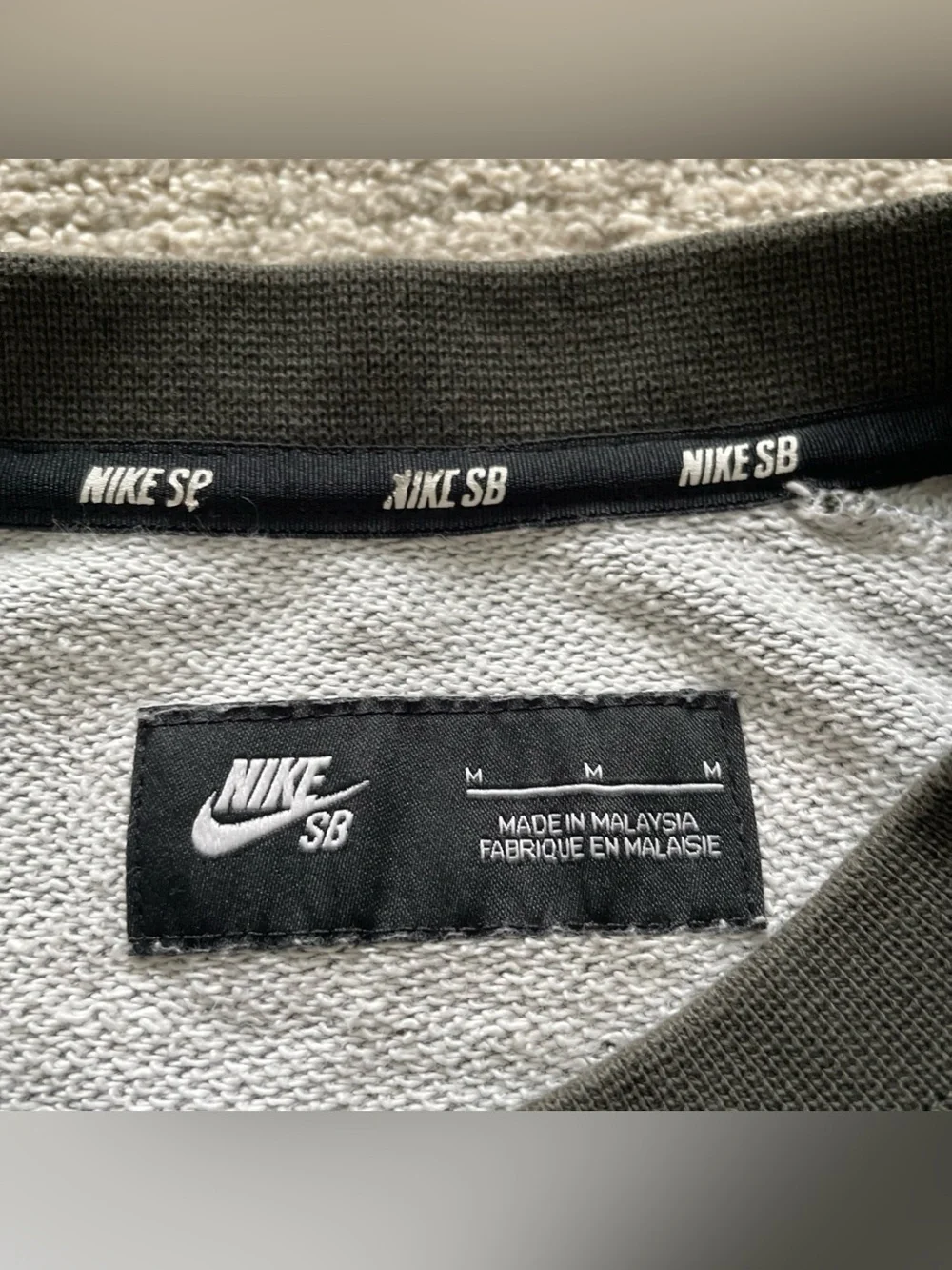 Nike SB Everett Long Sleeve Knit Sweatshirt Mens Size Medium Green Gray Crewneck