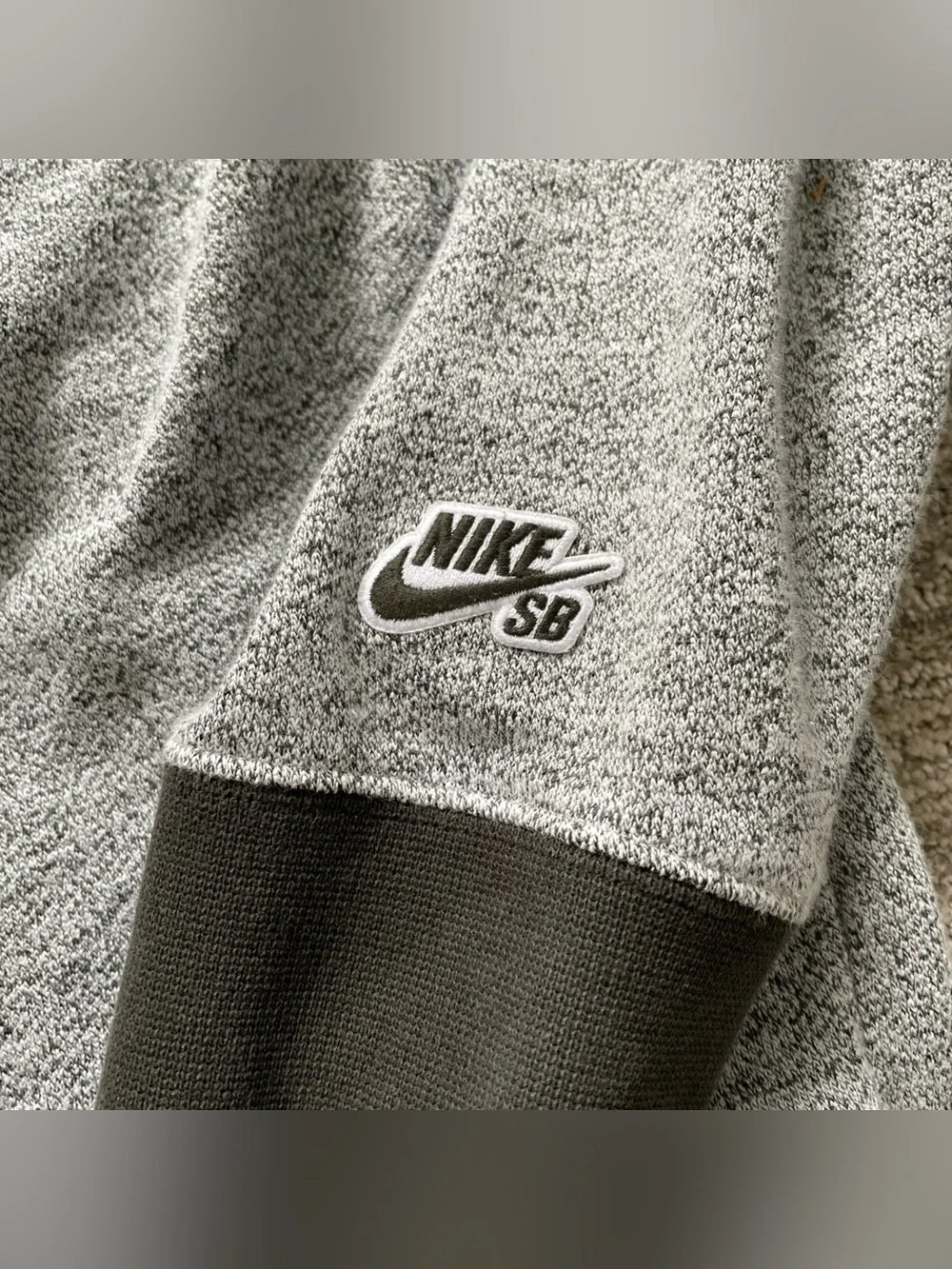 Nike SB Everett Long Sleeve Knit Sweatshirt Mens Size Medium Green Gray Crewneck