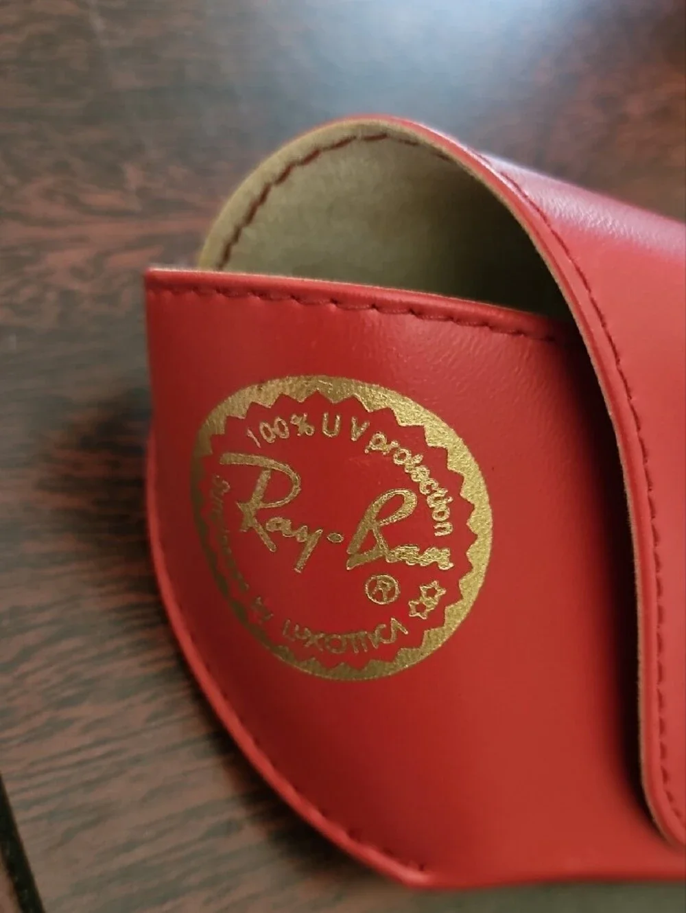 Ray-Ban compact red