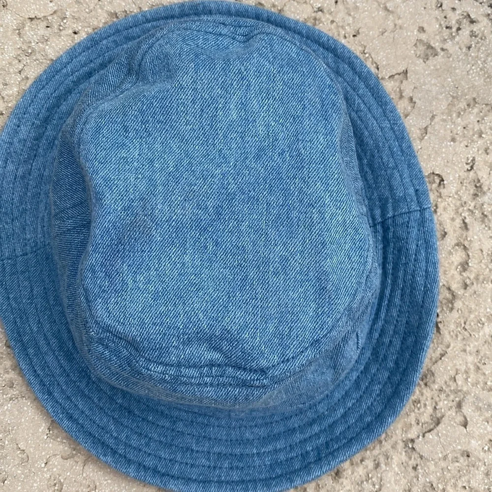 Aritzia soft breathable