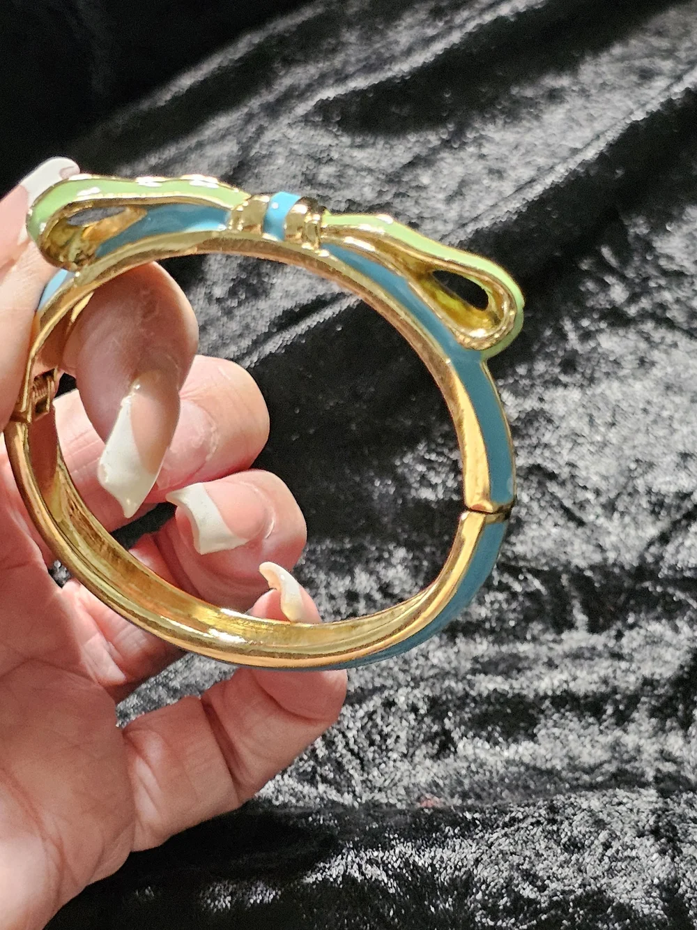 N/A catching stylish green
