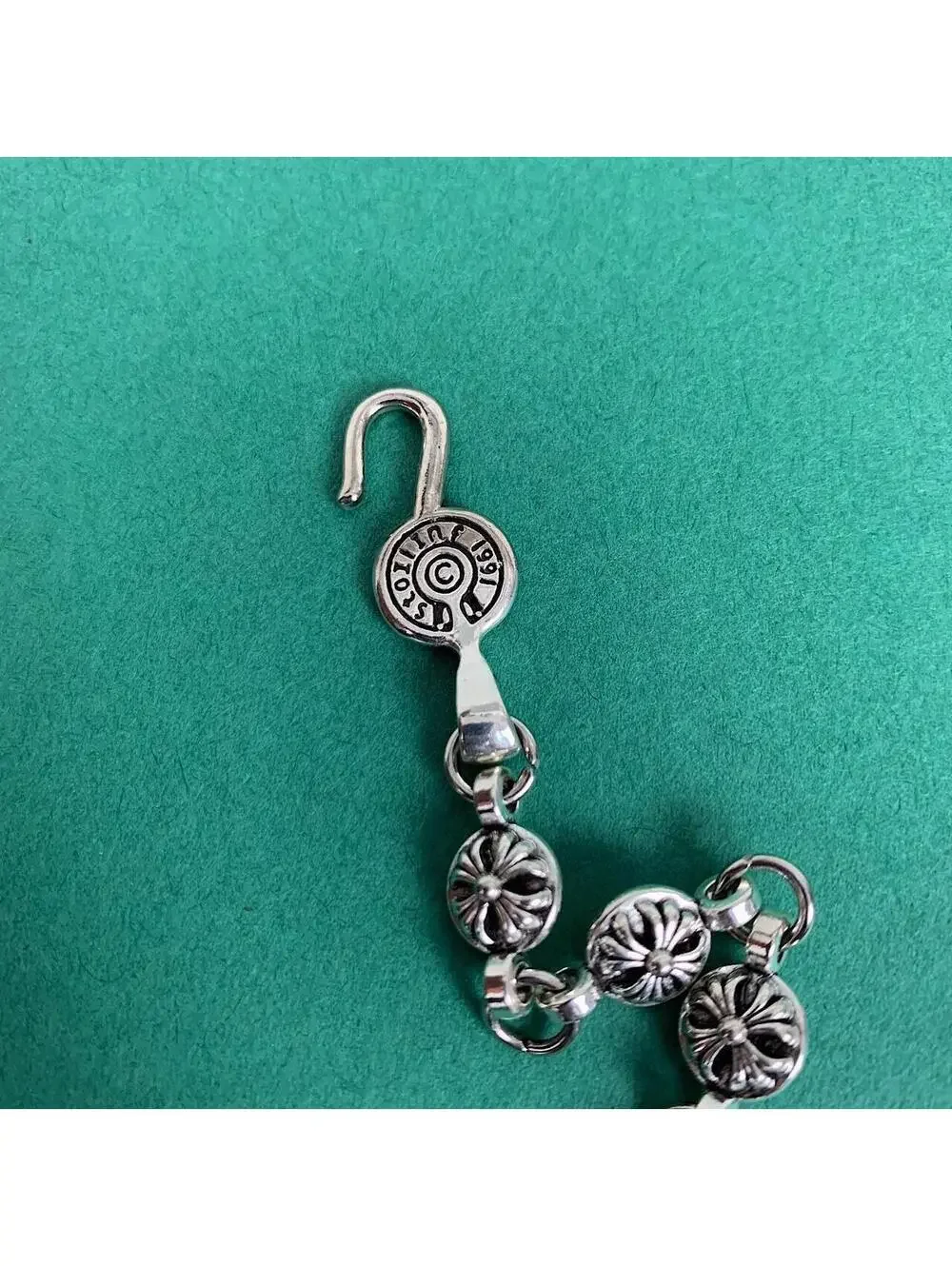 Y2k Vintage style gothic cross pendant silver bracelet. Cool design. Nice