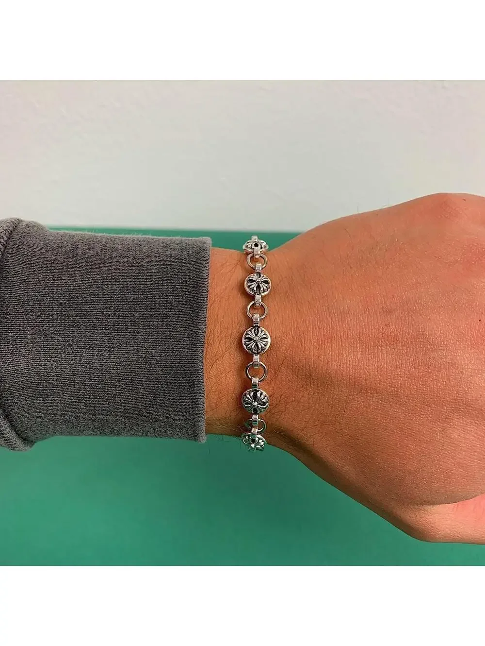 Y2k Vintage style gothic cross pendant silver bracelet. Cool design. Nice