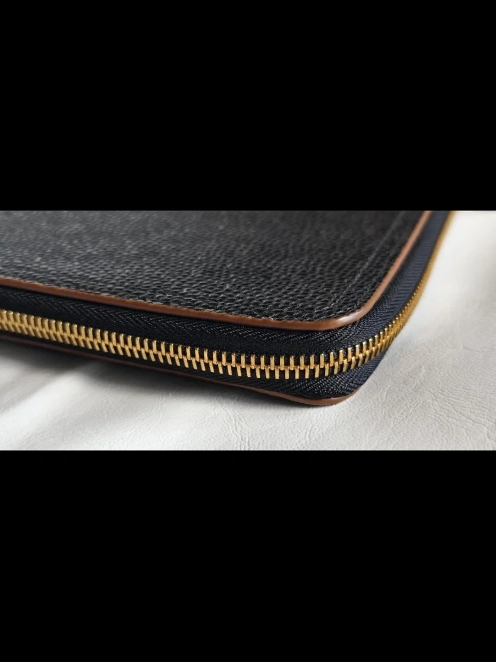 Mulberry logo zip