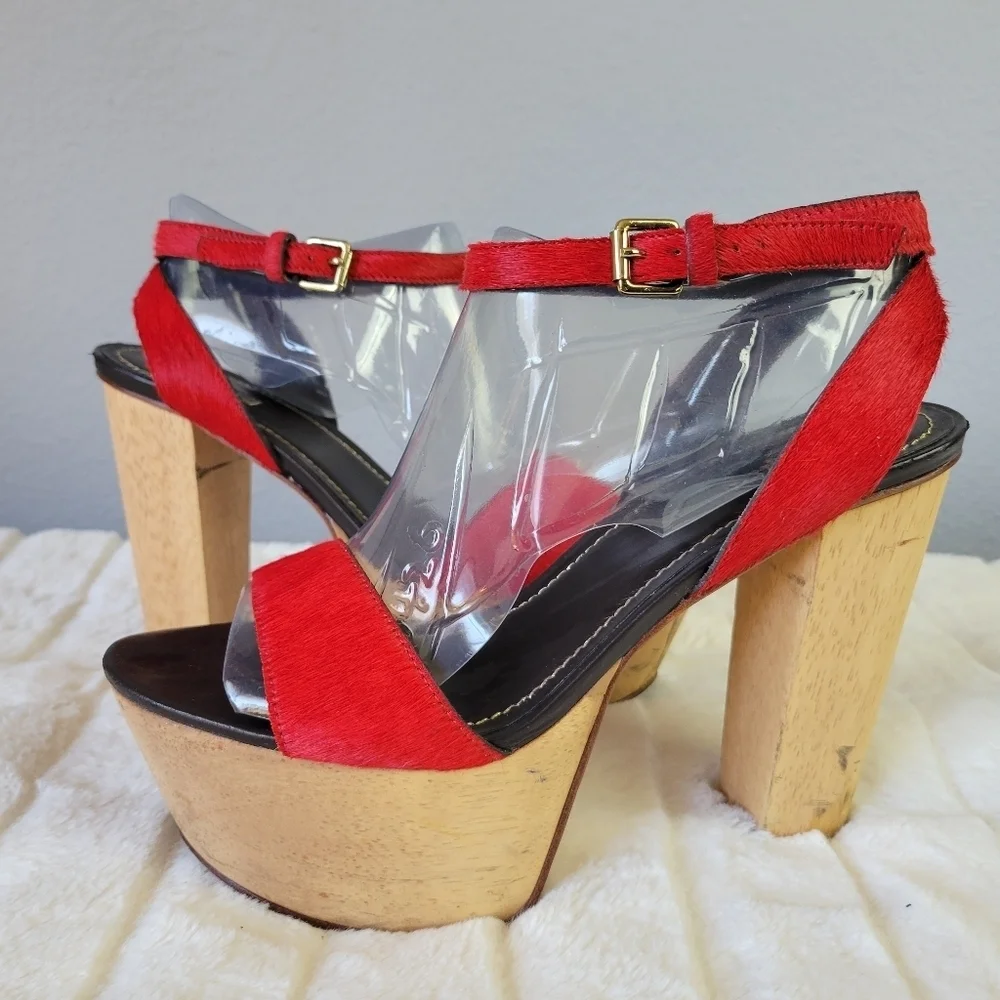 Report Signature wooden signature ankle