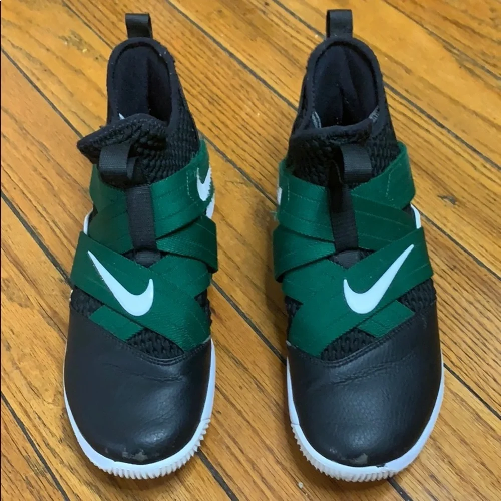 Nike lebron soldier