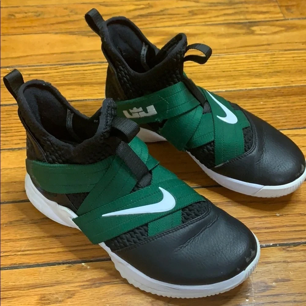 Nike lebron soldier