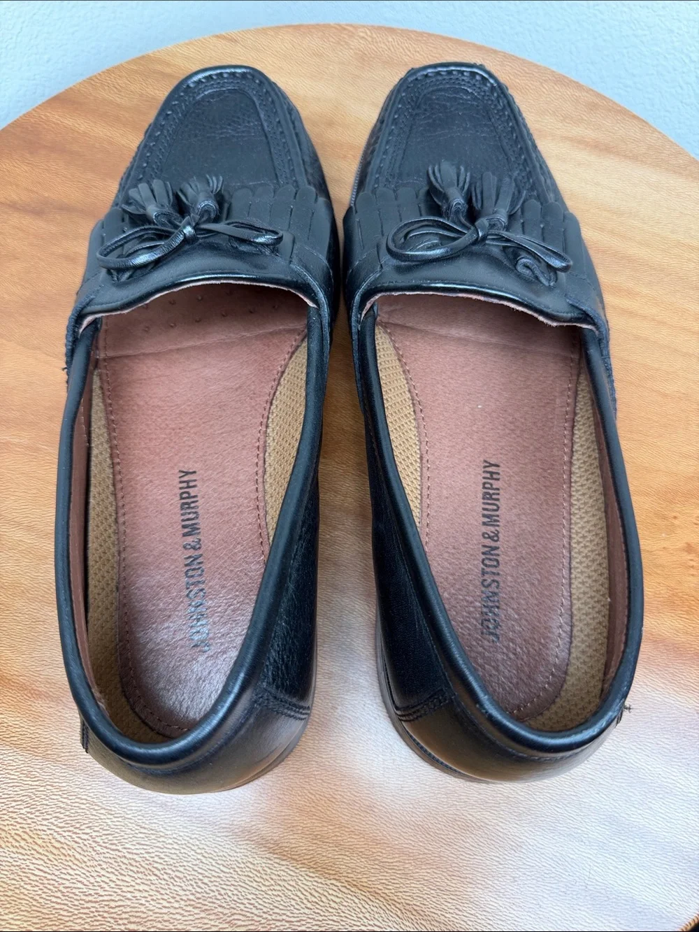 Johnston Murphy Loafers Black Leather Tassel Kiltie Apron Round Toe Shoes 9.5M