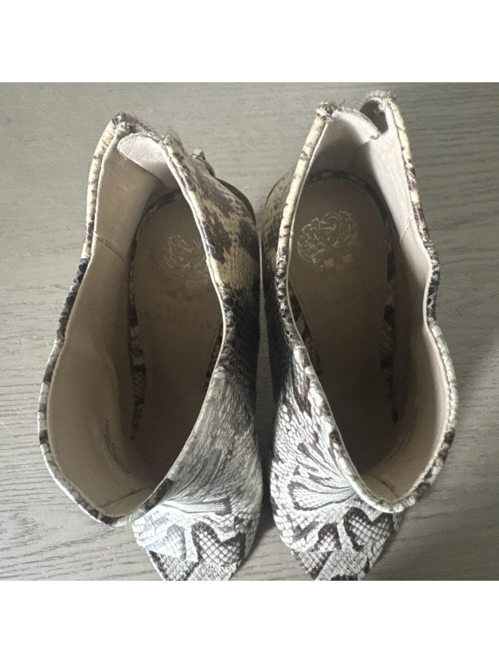 Vince Camuto vince camuto