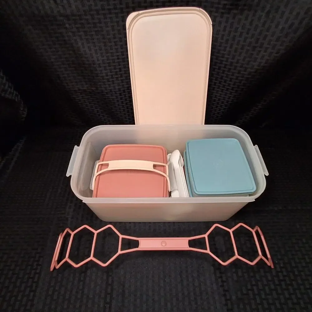 Tupperware picnic set