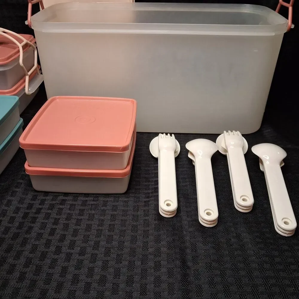 Tupperware picnic set