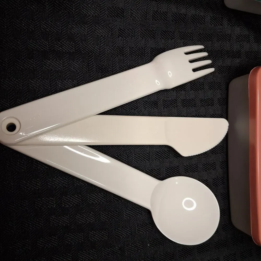 Tupperware picnic set