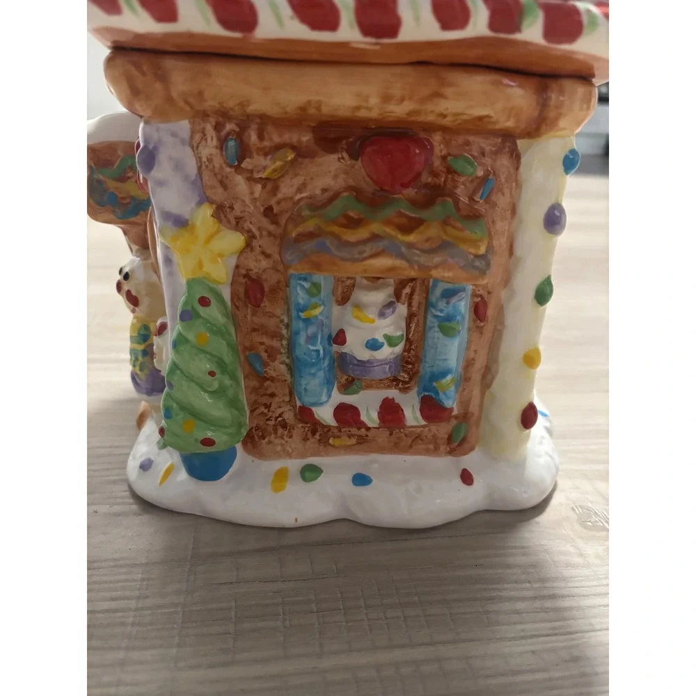 Unbranded ceramic gingerbread