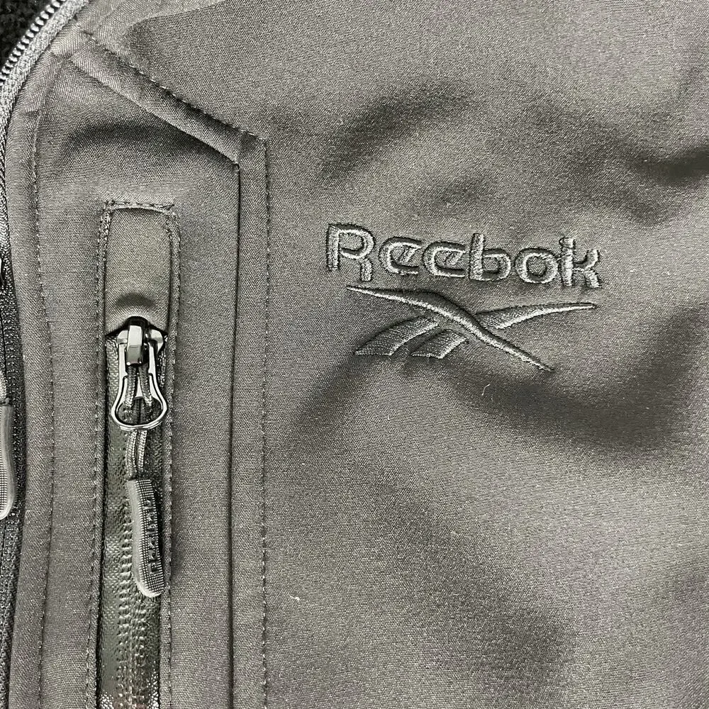 Reebok excellent see