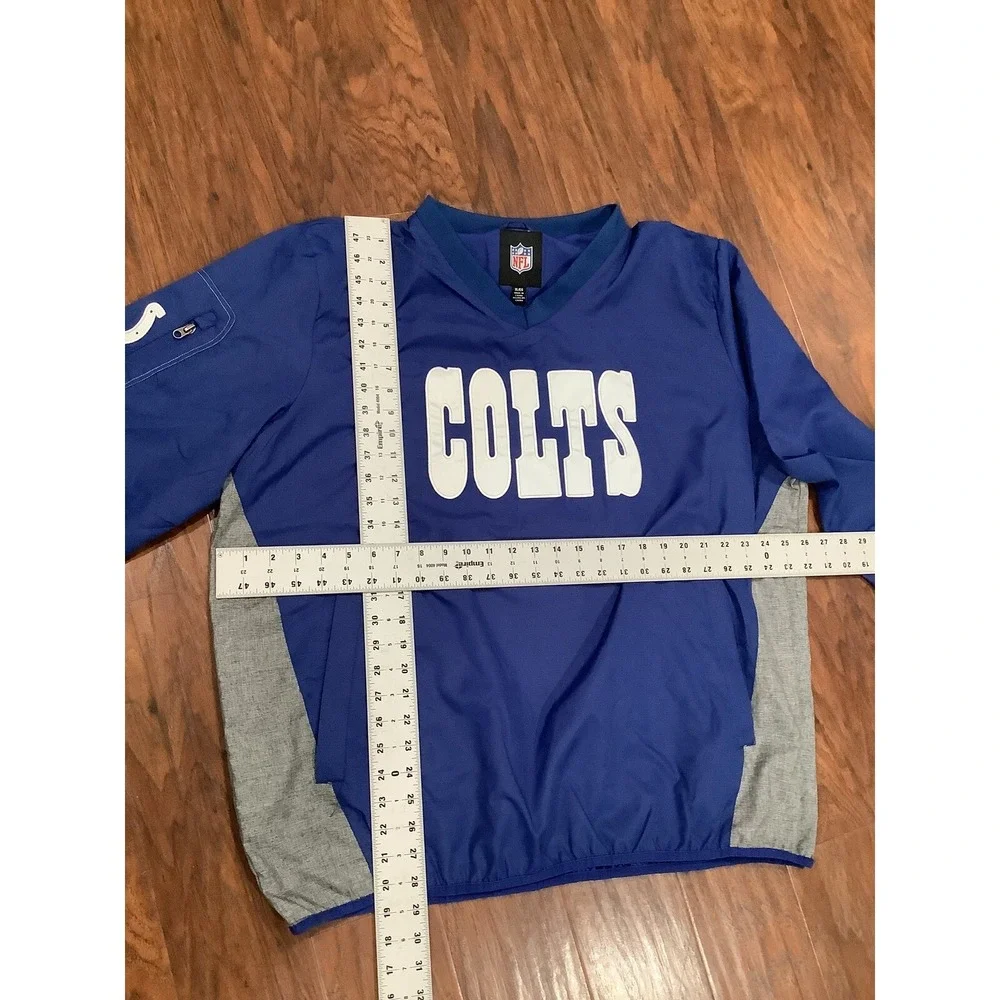 G-III Apparel look description pictures