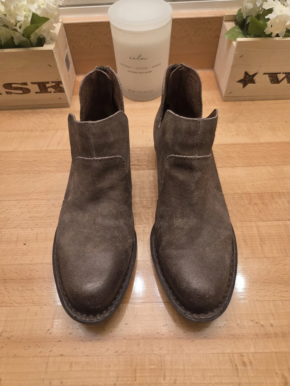 Born Kerri Ankle Boots Brown Suede Leather Womens Size 9.5