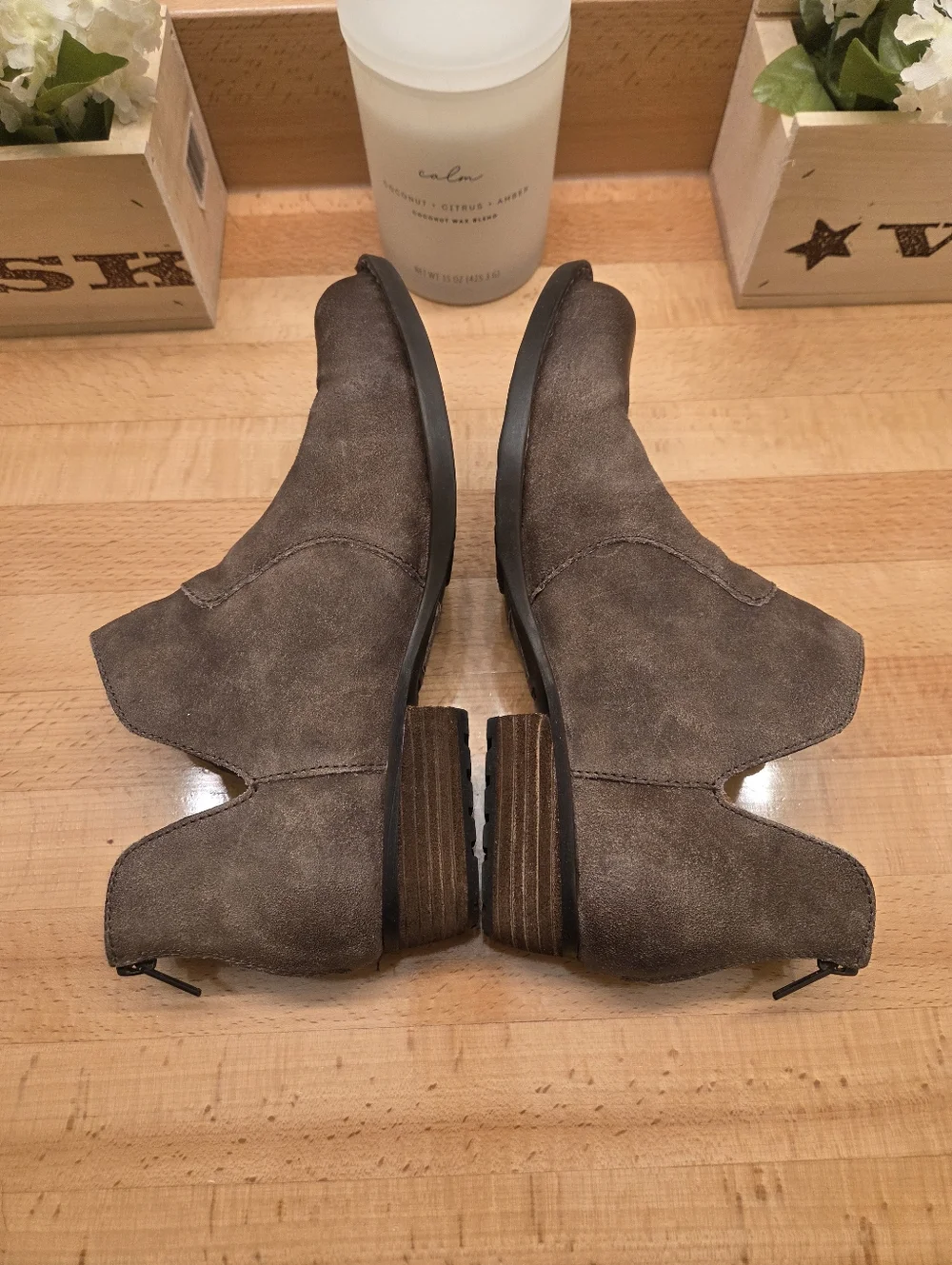 Born Kerri Ankle Boots Brown Suede Leather Womens Size 9.5