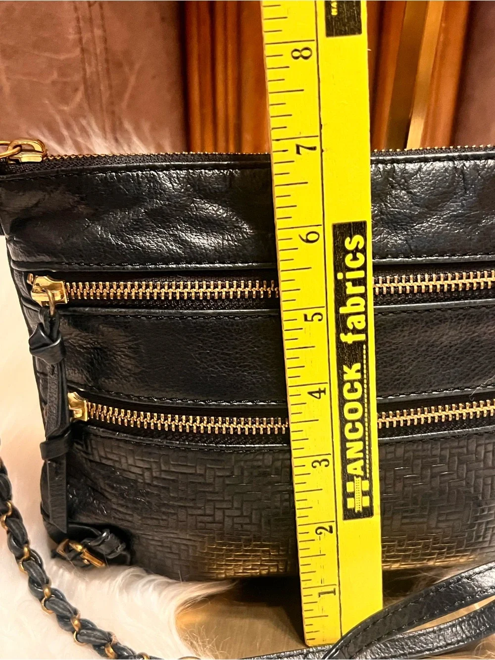 Elliott Lucca compact black