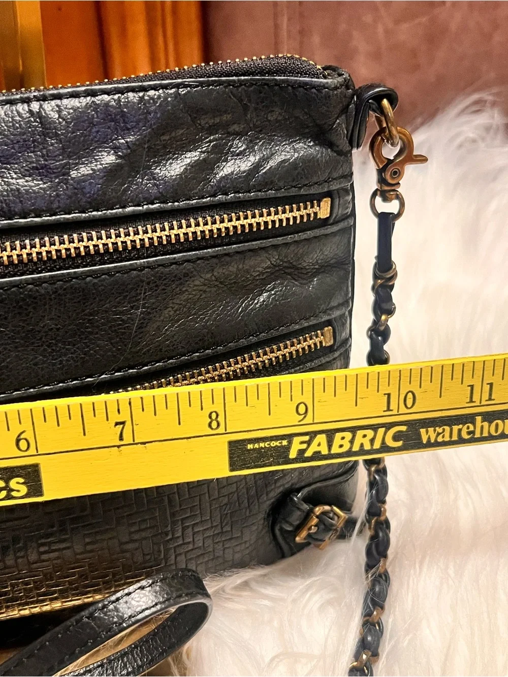 Elliott Lucca compact black