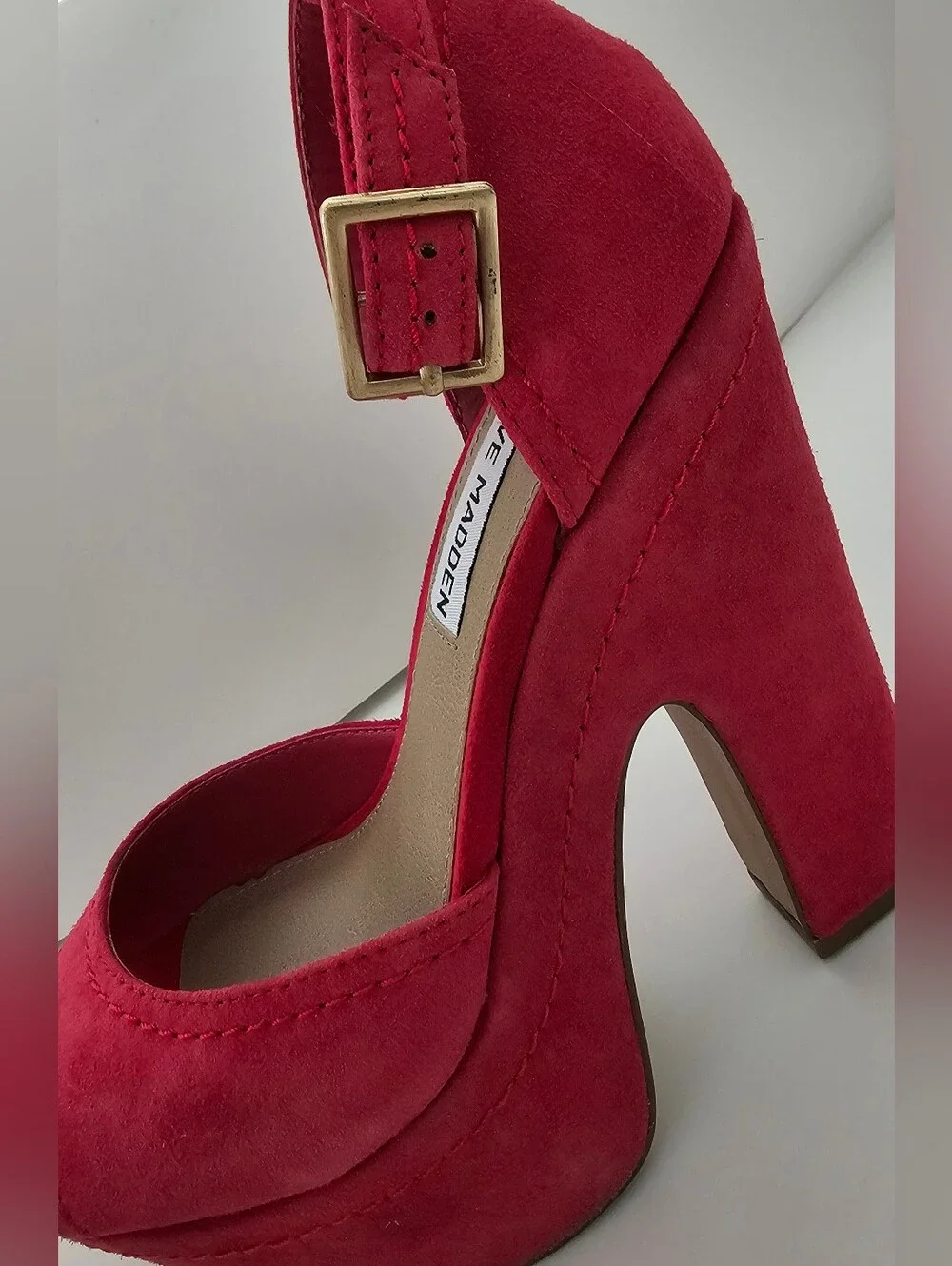 Steve Madden stunning y2k