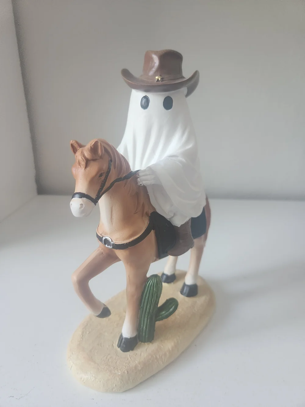 N/A charming ghost