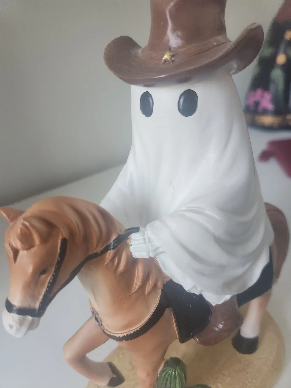 N/A charming ghost