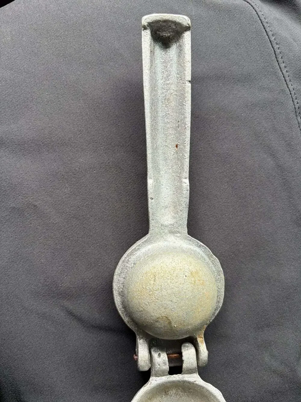Vadeal Vintage Cast Metal Lemon and Lime Hand Juicer Squeezer
