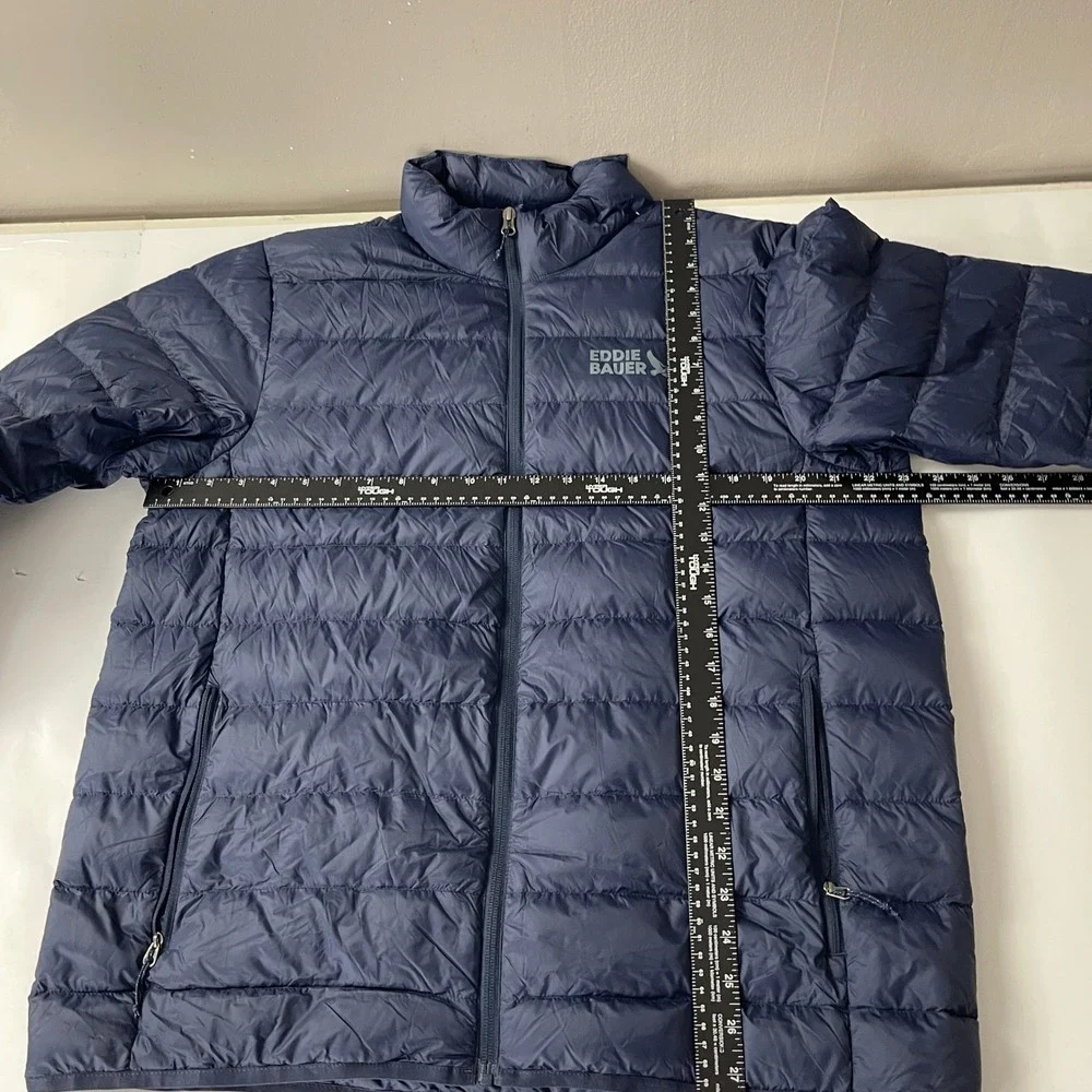 Eddie Bauer sizing title