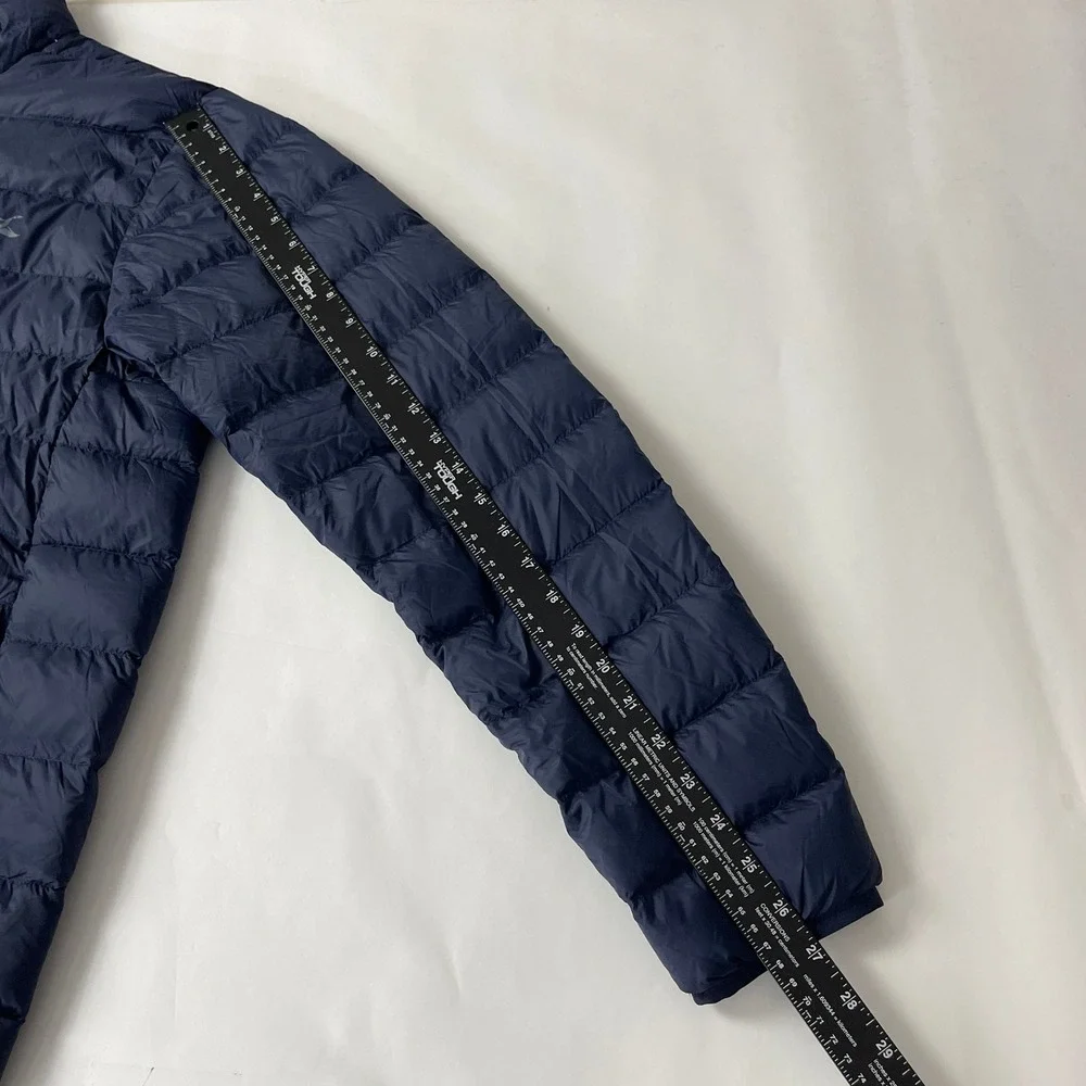 Eddie Bauer sizing title