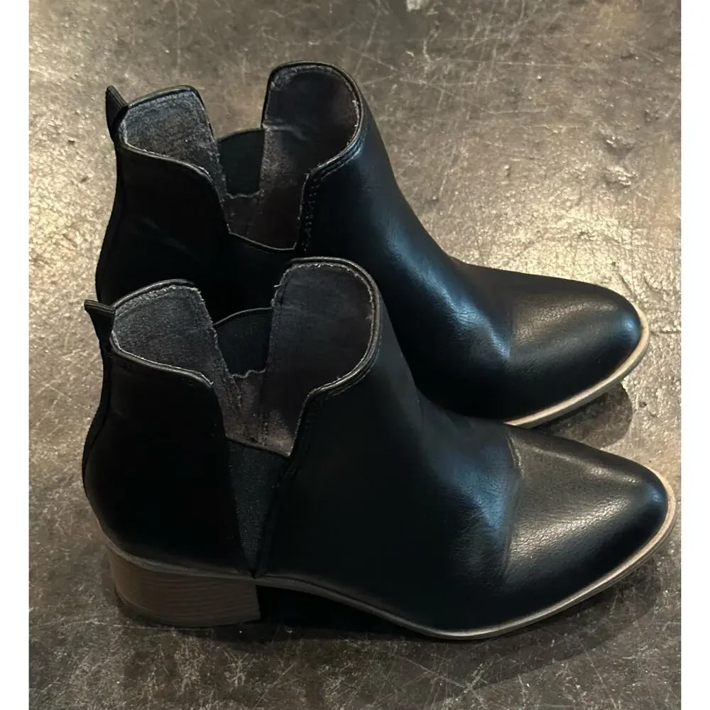 Dr. Scholls retail $100