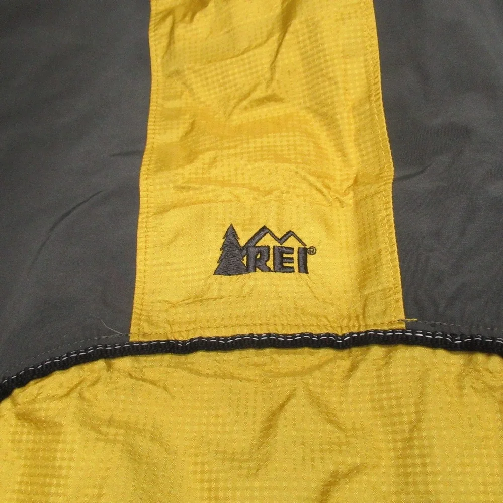 REI unisex includes cuffs