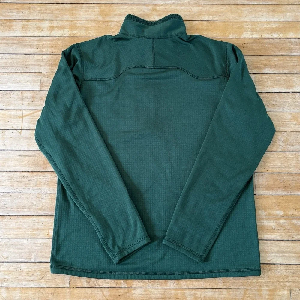Patagonia top 27