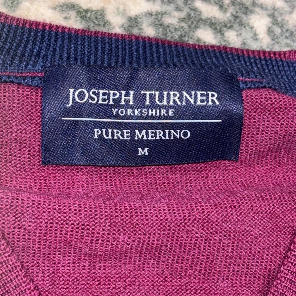 John Turner merino wool sweater vest Size Medium Maroon
